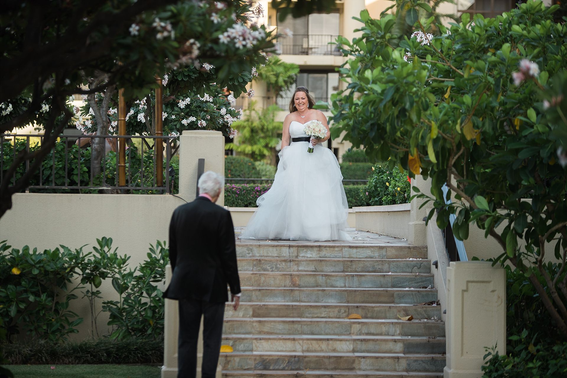 Maui Wedding Bride walks down aisle