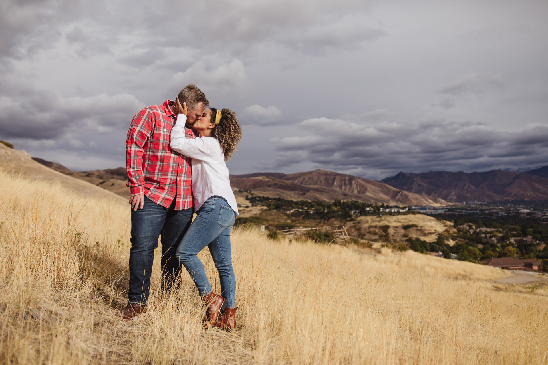 Gerusa & Eric Engagement Photo Kiss Utah