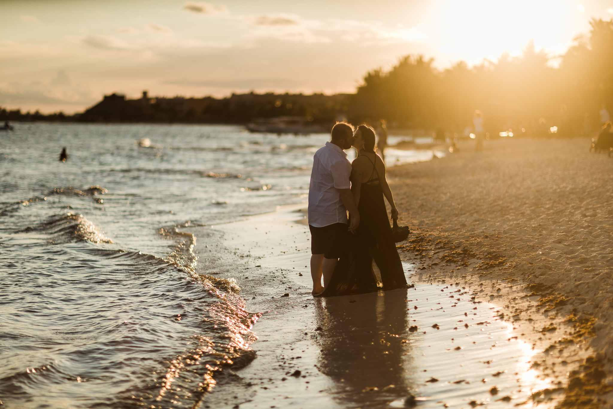 Couples Portraits on the Beach in Mexico