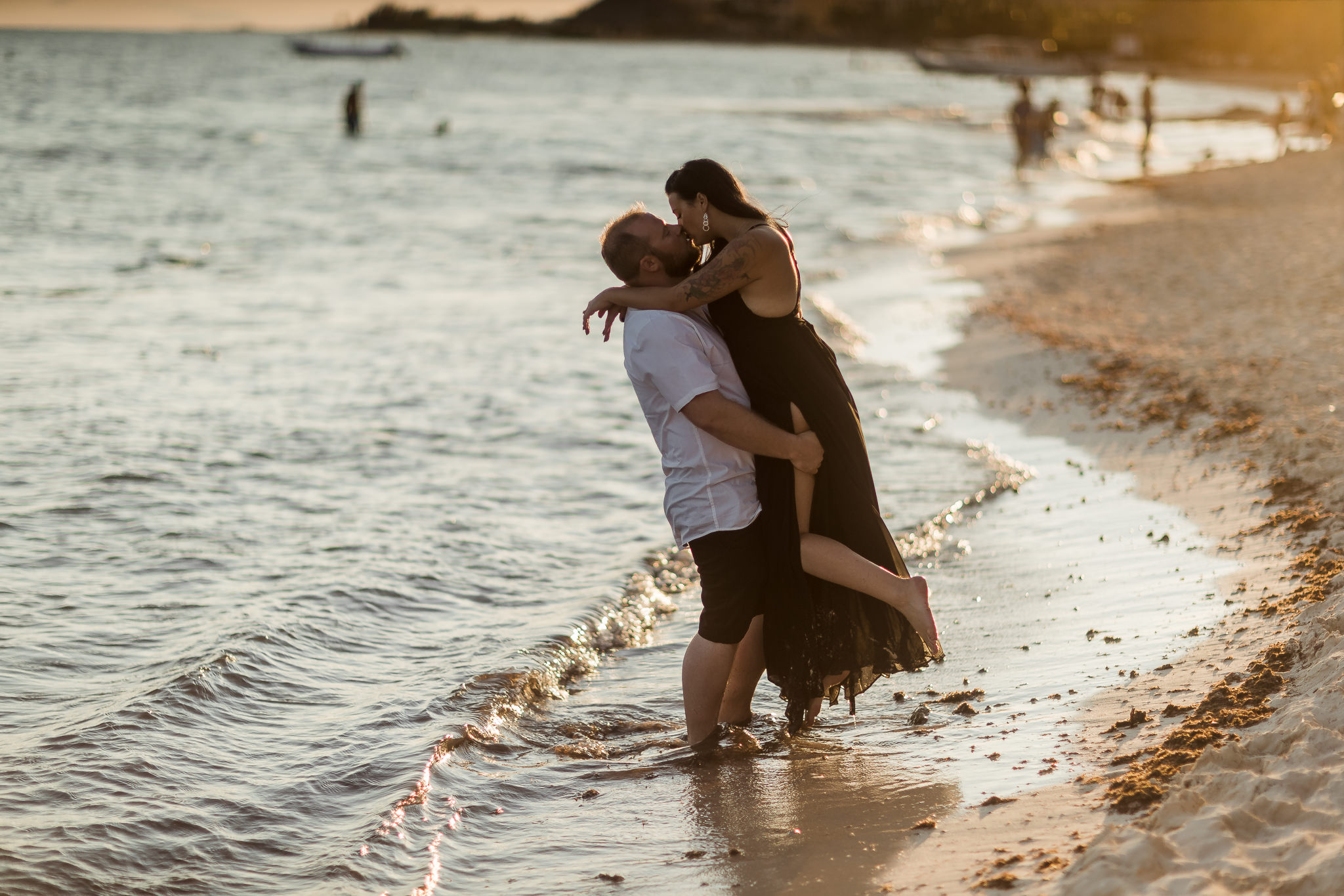 Couples Portraits on the Beach in Mexico