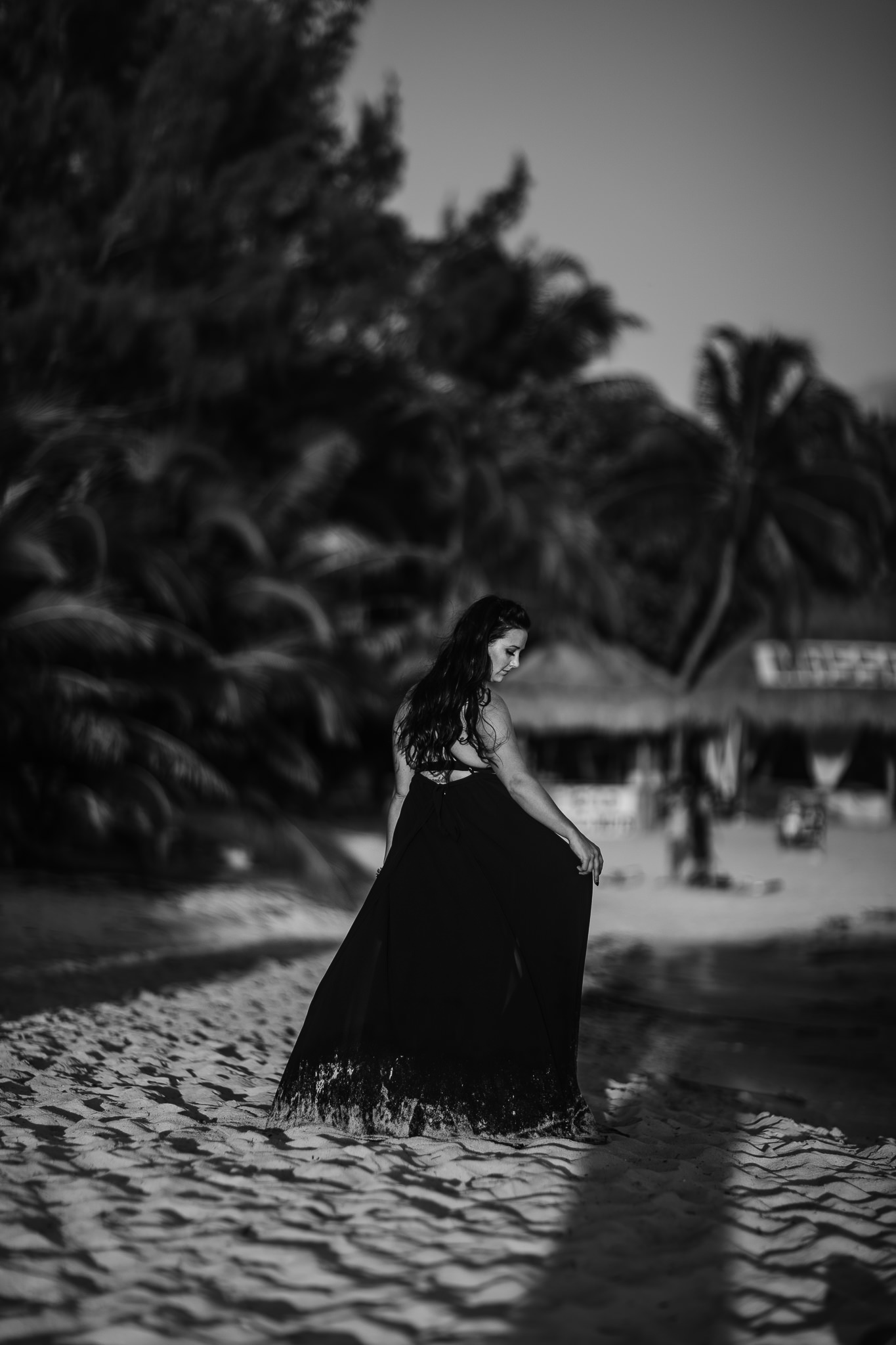 Couples Portraits on the Beach in Mexico