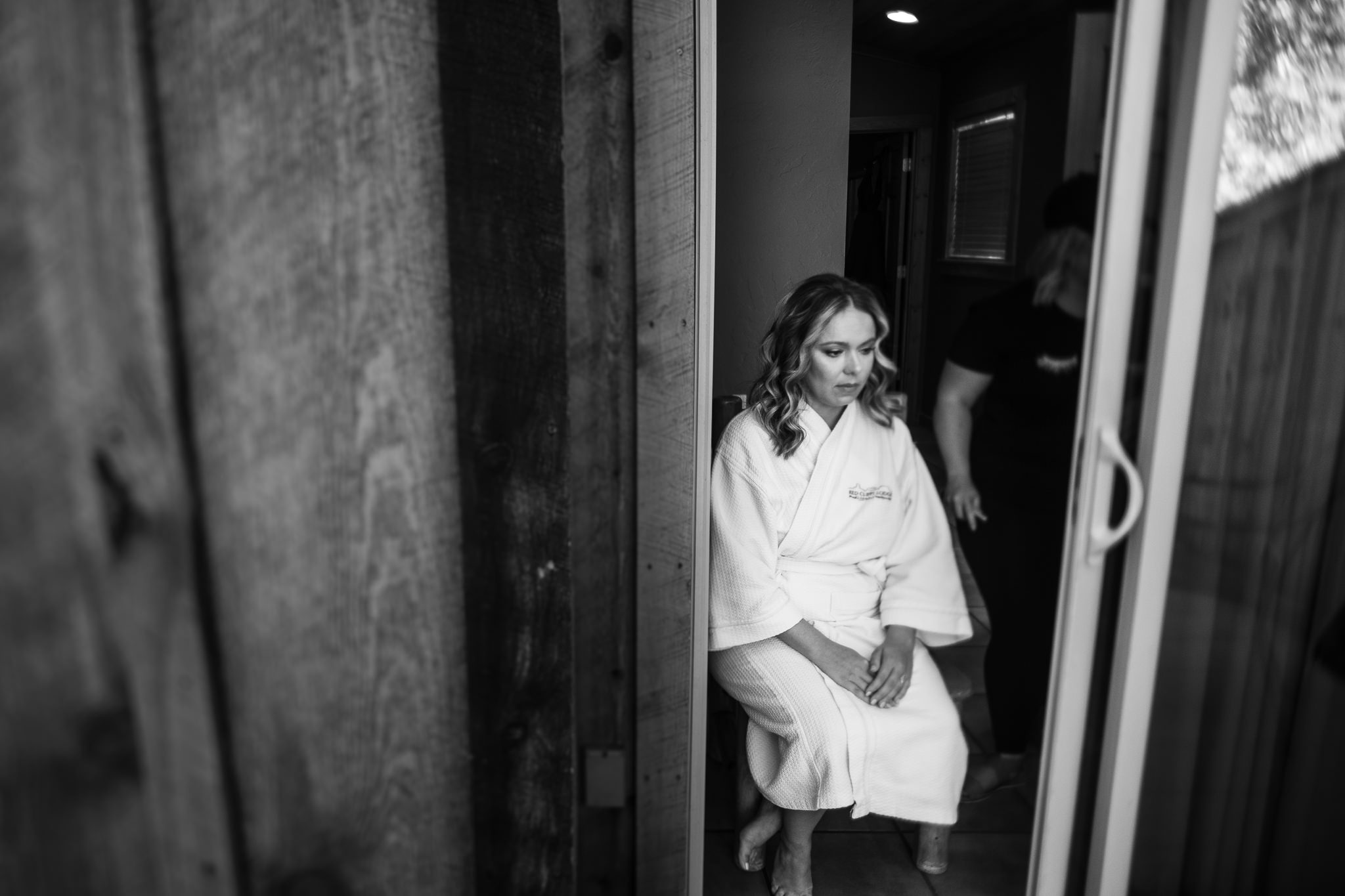 Bride gets ready at Red Cliffs Lodge