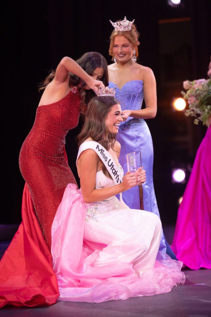 Elle Anderson receives her crown as Miss Utah's Teen 2026 at the Covey Center for the Arts